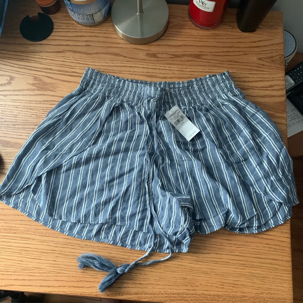 American Eagle Shorts (Stripe)
